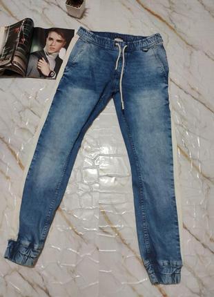 Джинсы мужские