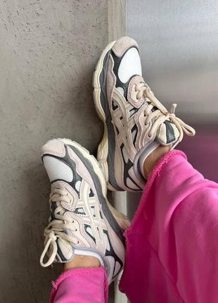 Асікс кросівки жіночі