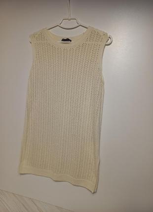 Жилет  подовжений кольору айворі від британського бренду marks & spencer розмір м