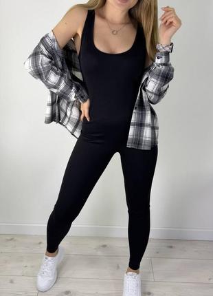 Обтягивающий комбинезон в рубчик
