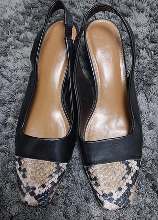 Босоніжки з аставками лео зручні