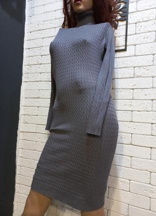 Красивая, фирменная, приталенная, машинная повязка, платье, платье,серый цвет, с горловиной