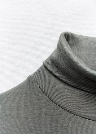 Тоненькая базовая водолазка серо-зеленого цвета zara