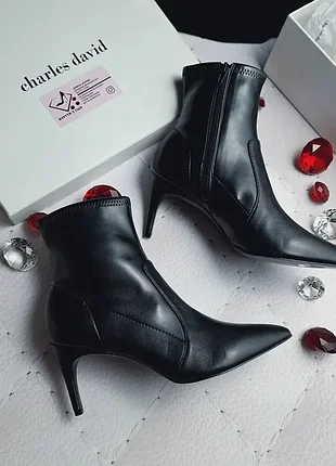 Charles david оригінал чорні шкіряні ботильони на шпильці