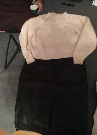 Юбка из эко-кожи, размер м-л, спереди разрез