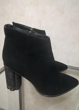 Ботильоны из натуральной замши