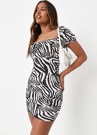 Платье короткое с животным принтом от missguided