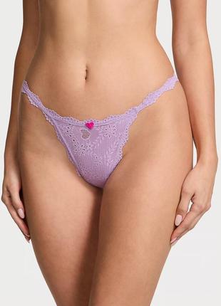 Трусики-стринги из хлопка с v-образным вырезом и сердечком от victoria’s secret