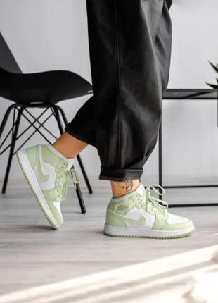 Женские кроссовки air jordan 1 mid green python dv2959-113