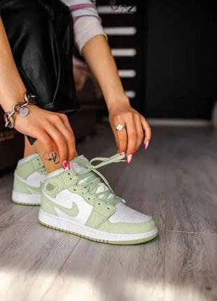 Женские кроссовки air jordan 1 mid green python dv2959-113