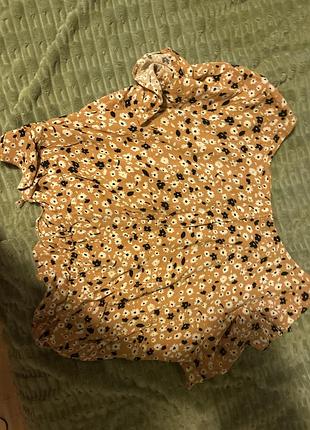 Топ в квіточки