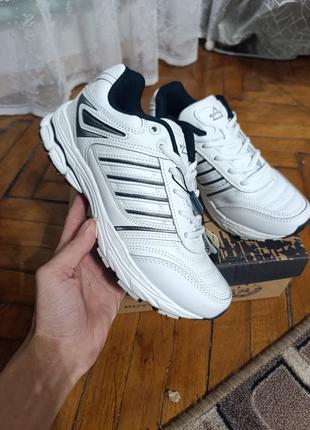 Кроссовки royna белые