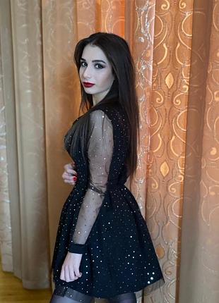 Плаття в блискітки