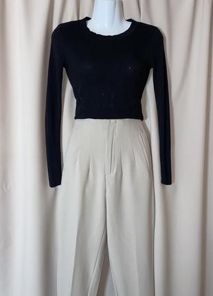 Чорна укорочена кофтинка