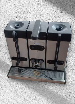 Професійна кавова машина мелітта.