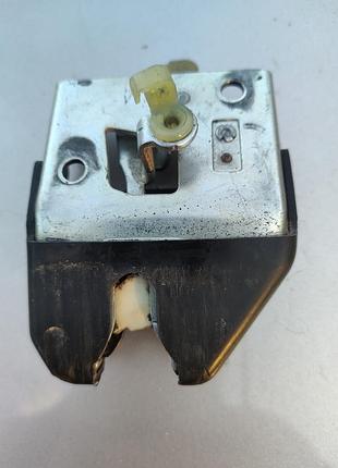 Продам замок крышки багажника механический 96649301 gm б/в.