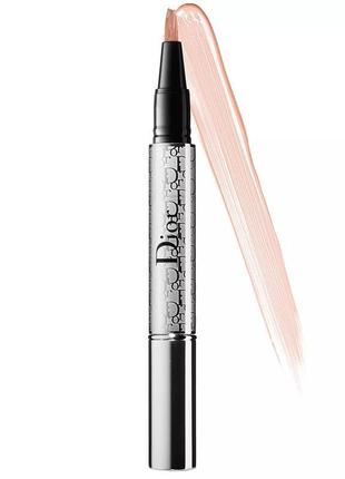 Корректор для лица придающий коже сияние dior skinflash radiance booster pen тон 003 sunbeam