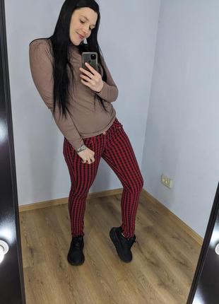 Брюки в стиле панк красные в клетку узкие