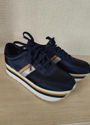 Атласні кросівки на платформі