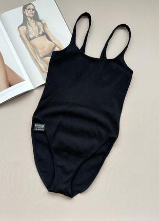 Черный фактурный слитный купальник wolford