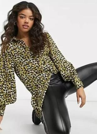 Оригинальная нарядная блуза от бренда topshop с объемными пышными рукавами и животным принтом