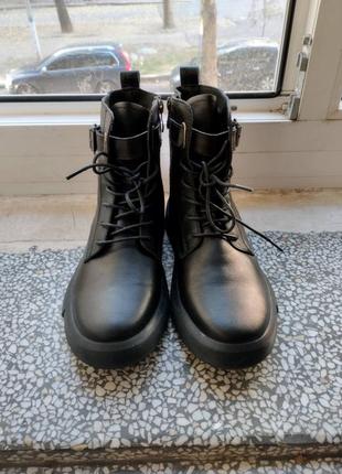Ботинки кожаные новые!