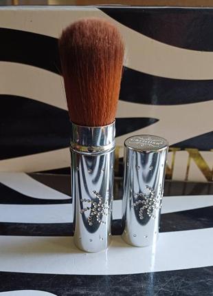 Складная кисть для пудры и румян в футляре