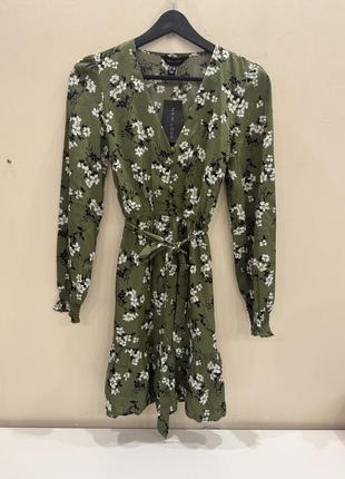 Новое платье в цветочек с поясом