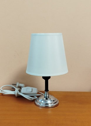 Невелика настільна лампа з абажуром нічник світильник — уцінка