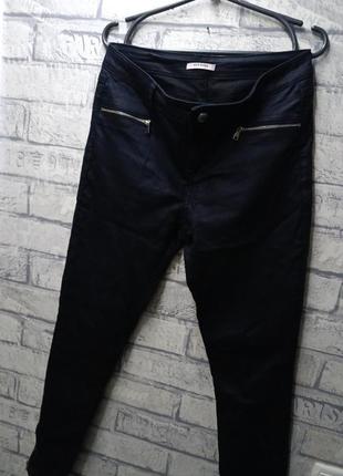 Брюки джинсы под кожу