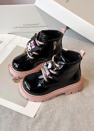 Лакові черевики для дівчат