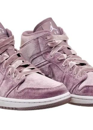 Кросівки жіночі jordan air 1 mid se