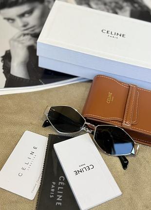 Трендові сонцезахисні окуляри