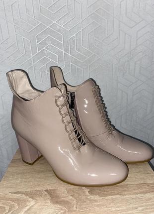 Женская обувь