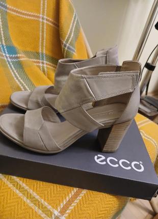 Босоножки состояния отличный 39 ромир