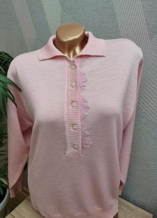 Красивый шерстяной джемпер поло