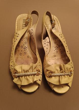 Босоніжки. 2