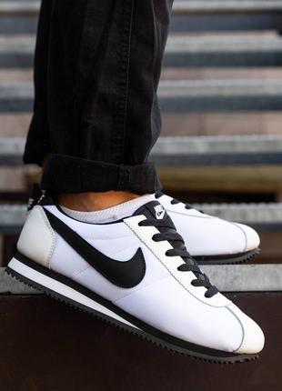 Кроссовки Nike Grind rubber details