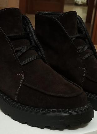 Замшеві ботінки
