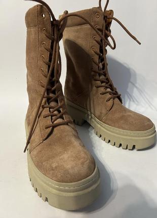 Женские замшевые ботинки