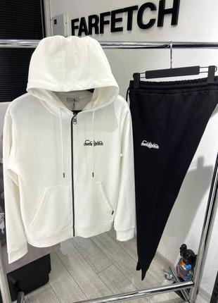 Спортивный костюм