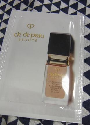 Cle de peau beaute тональное средство с spf 25・pa++
идеально подчеркивает естественную красоту кожи.4 фото