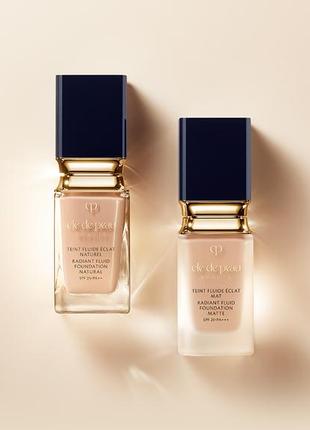 Cle de peau beaute тональное средство с spf 25・pa++
идеально подчеркивает естественную красоту кожи.7 фото