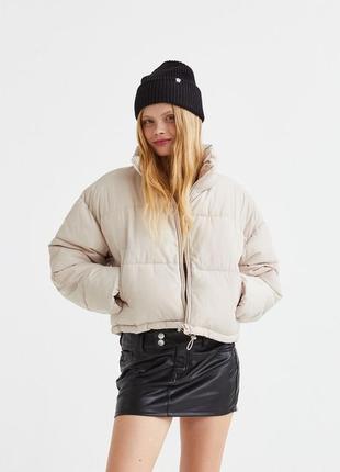 Куртка пуховик объемная укороченная h&m молочная белая