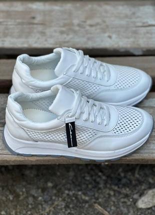 Женские кроссовки кожаные летние белые yuves 4011 перфорация