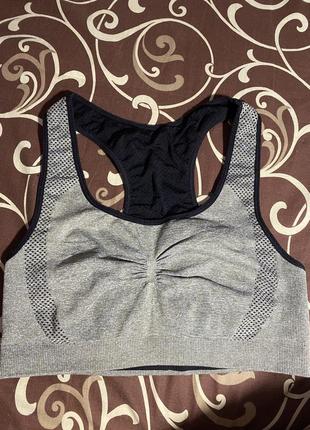 Спортивний топ