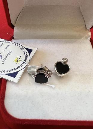 Серебряные серьги в стиле chopard с черным ониксом.