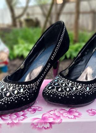 Жіночі туфлі