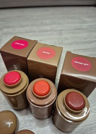 Румяна rhode pocket blush plum 5.3g5 фото