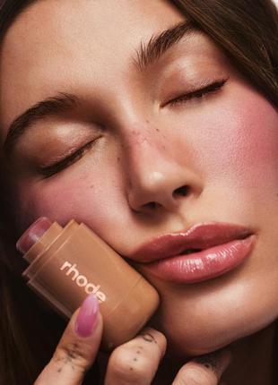 Румяна rhode pocket blush plum 5.3g8 фото